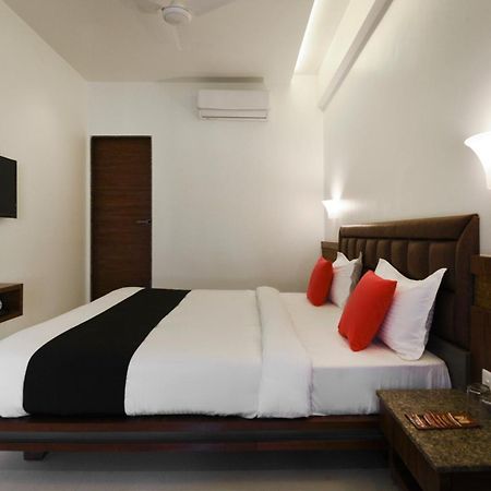Oyo Flagship Hotel Shreeyash Executive Mangvadi Dış mekan fotoğraf