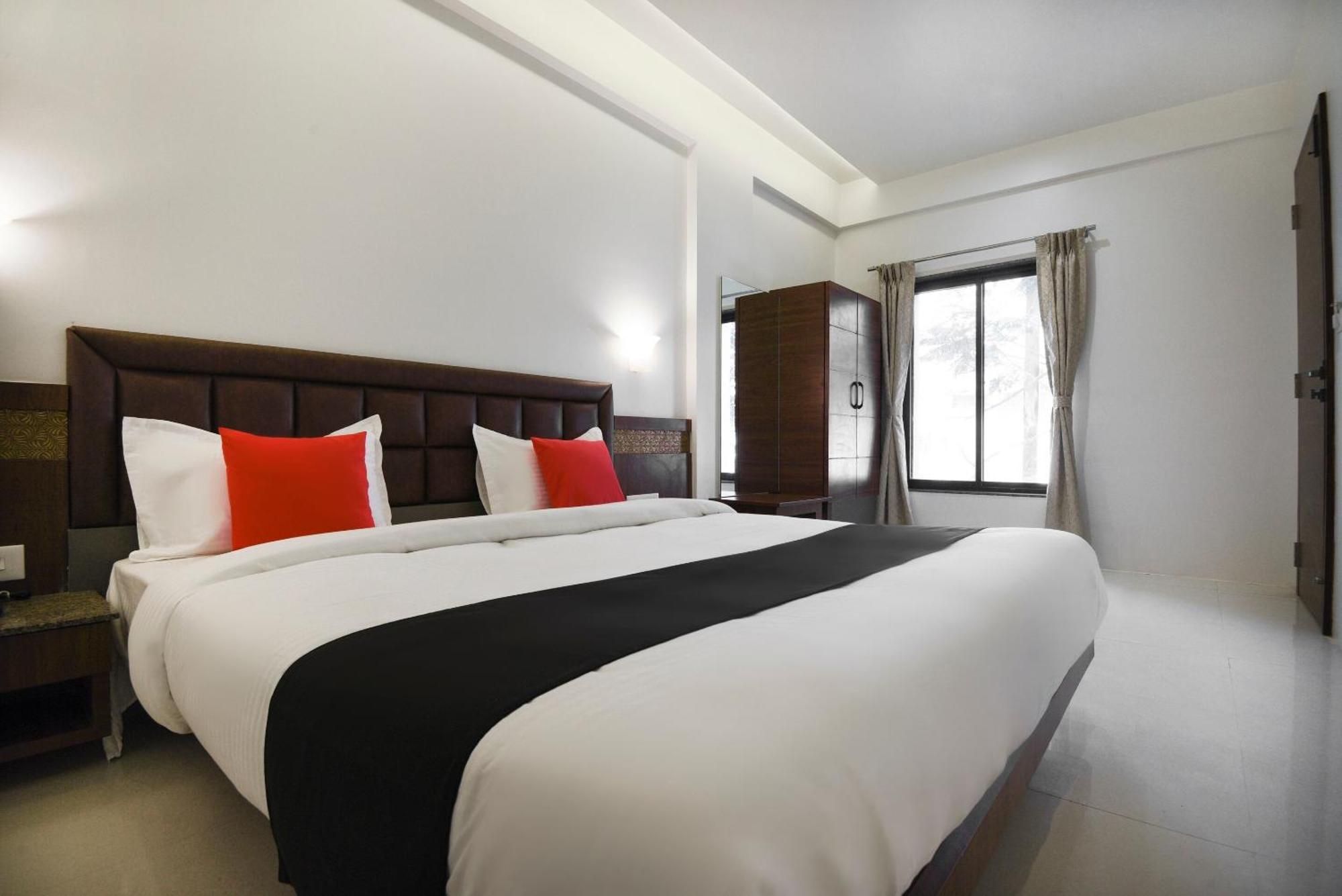 Oyo Flagship Hotel Shreeyash Executive Mangvadi Dış mekan fotoğraf