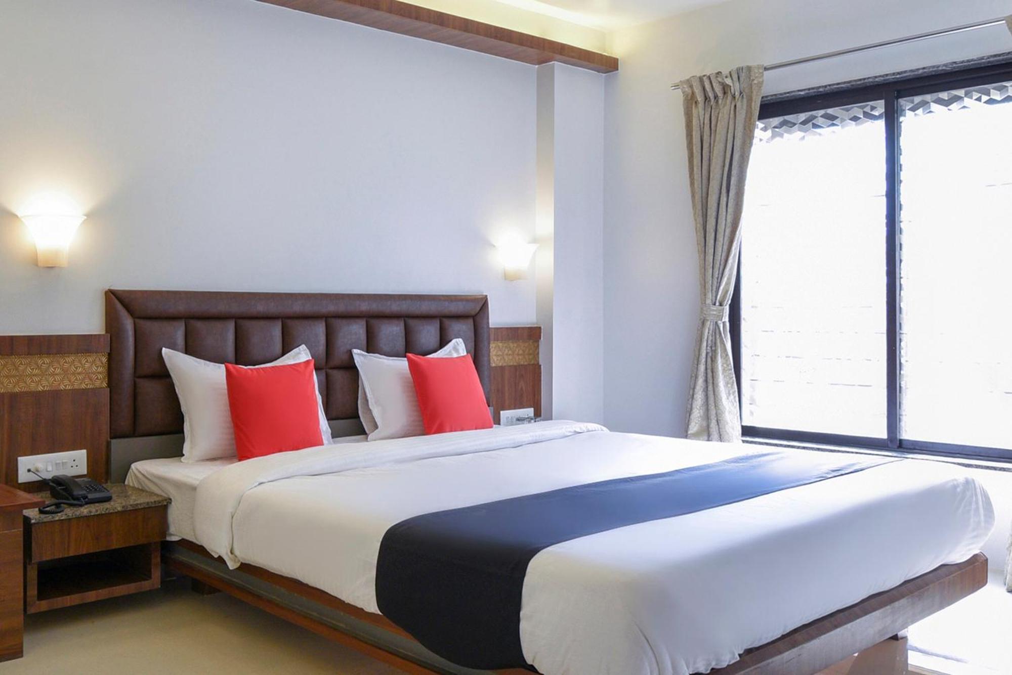 Oyo Flagship Hotel Shreeyash Executive Mangvadi Dış mekan fotoğraf